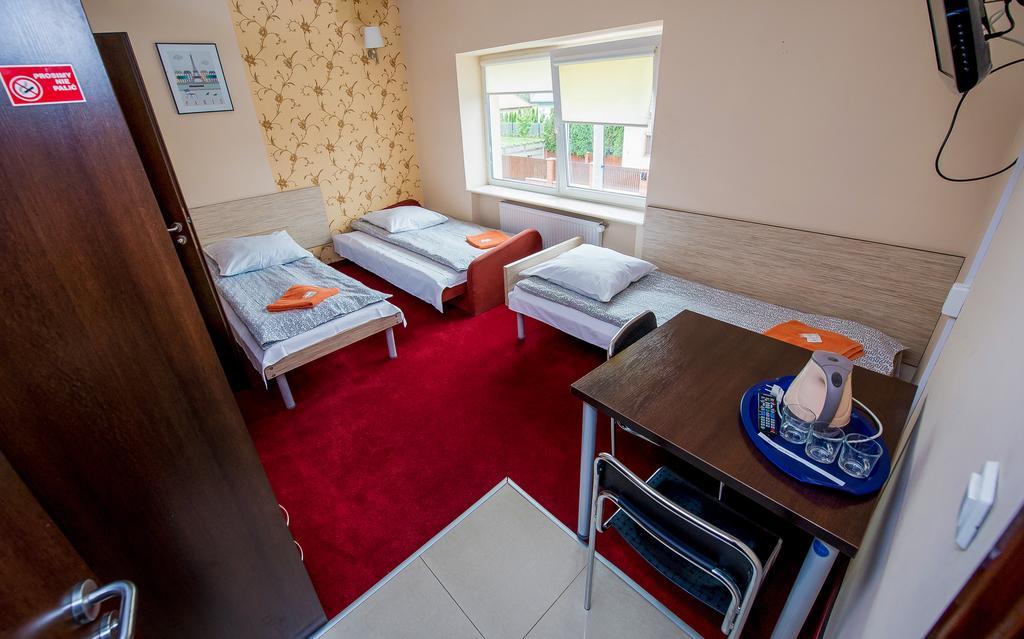 Hotelik Jankowski Raszyn Exterior foto